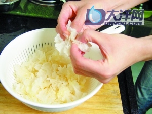 銀耳炒蝦仁的做法(圖解)-