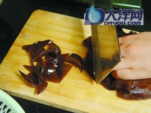 金針木耳蒸雞的做法(圖解)-