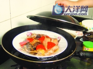 金針木耳蒸雞的做法(圖解)-