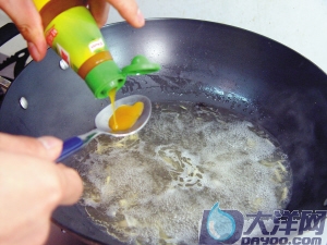 補血豬肝菠菜湯的做法(圖解)-